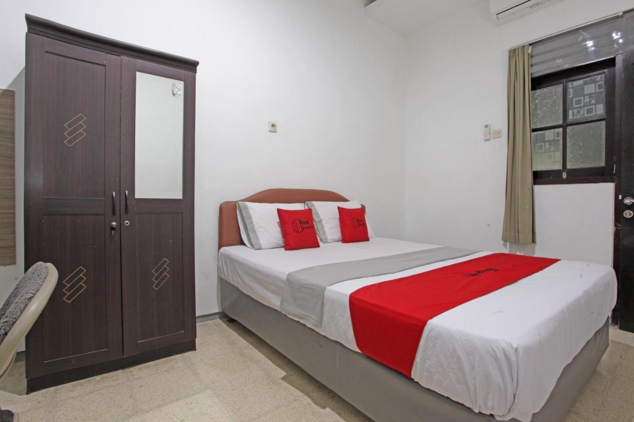 RedDoorz @ Soekarno Hatta 2 Malang Eksteriør bilde