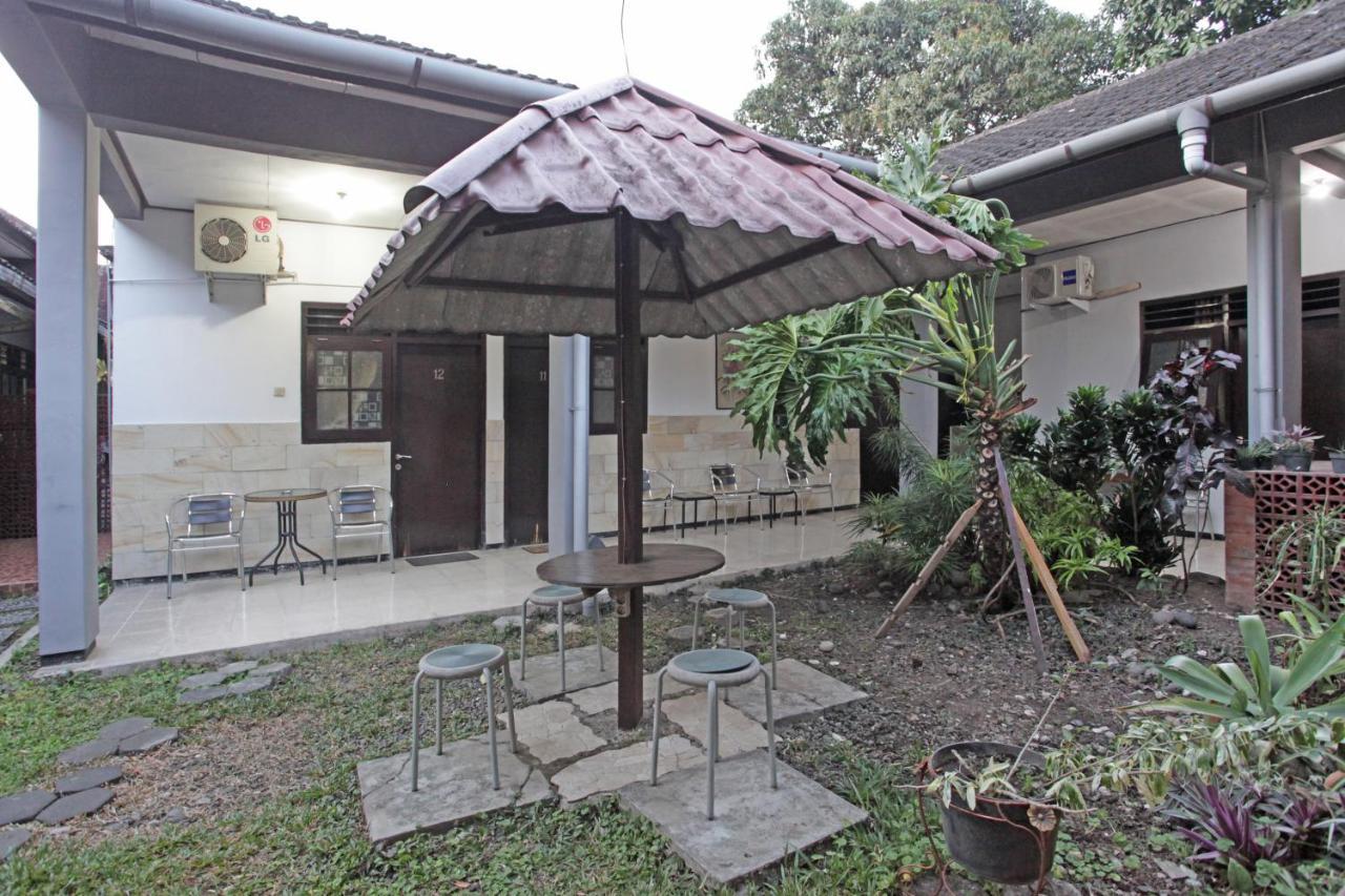 RedDoorz @ Soekarno Hatta 2 Malang Eksteriør bilde