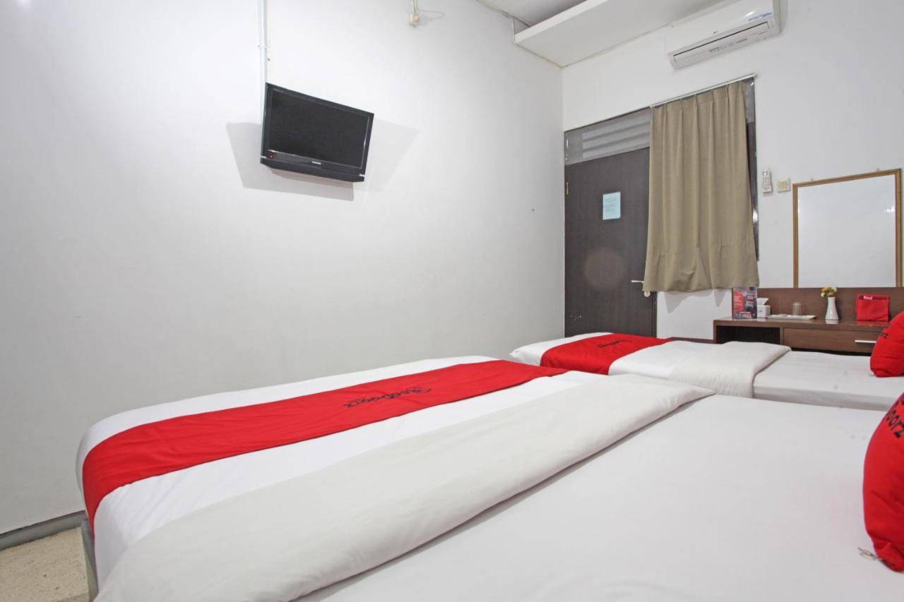 RedDoorz @ Soekarno Hatta 2 Malang Eksteriør bilde